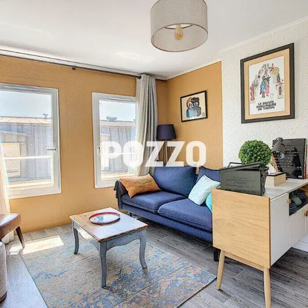 Image 1 - Pozzo, Rue Paul Poirier, 50400 Granville, France - Apartment for rent