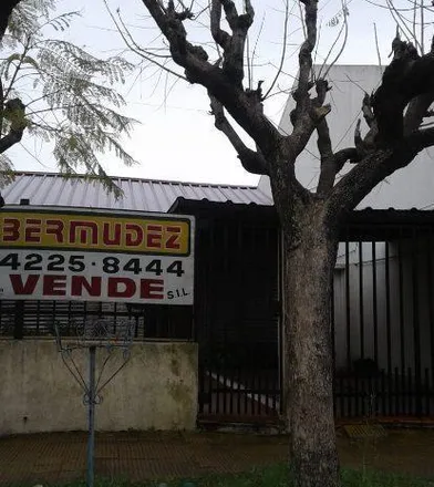 Buy this 2 bed house on Boquerón 2133 in Partido de Lanús, 1822 Lanús Oeste