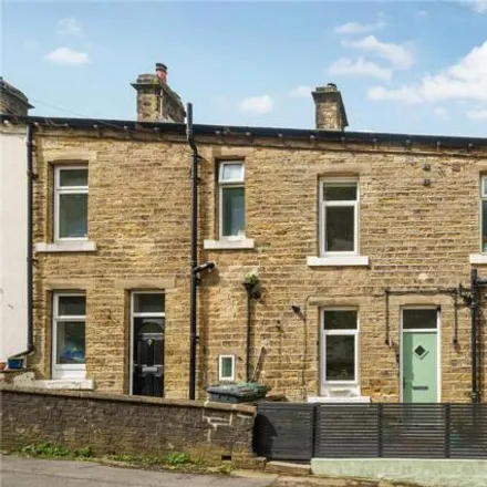 Buy this 3 bed townhouse on Slant Gate in Linthwaite, HD7 5RJ