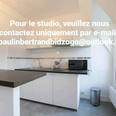 Rent this 1 bed apartment on 9 Place Adolphe Chérioux in 75015 Paris, France