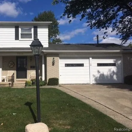 Buy this 3 bed house on 3020 Starr Road in Royal Oak, MI 48073