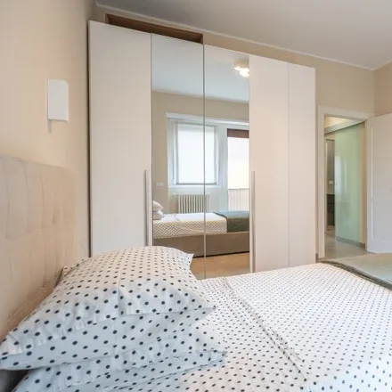 Rent this 4 bed room on Centro Tuina in Via Giovanni Battista Piranesi, 20135 Milan MI