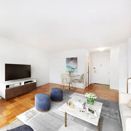 Image 2 - The Parker Crescent, 225 East 36th Street, New York, NY 10016, USA - Apartment for rent