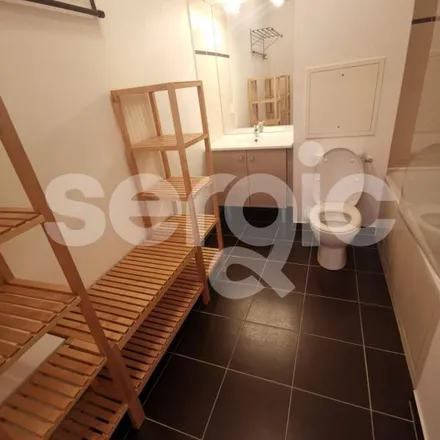 Rent this 2 bed apartment on 5 Avenue Curie in 92370 Chaville, France