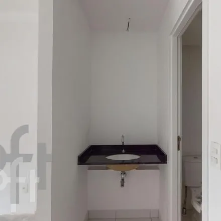 Buy this 1 bed apartment on Caçula Pneus in Rua Cristiano Viana 27, Jardim Paulista