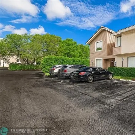 Rent this 4 bed townhouse on Northwest 100th Terrace in Coral Springs, FL 33071