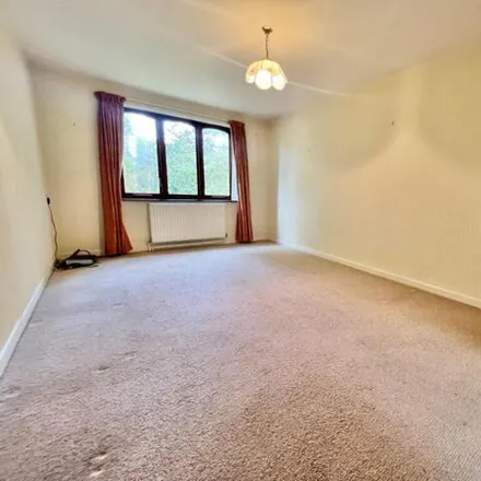 Image 3 - Kennerley Road, Heaviley, Bramhall, SK2 6EY, United Kingdom - Apartment for sale