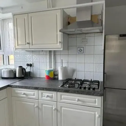 Image 1 - Longbridge Road, London, IG11 8TG, United Kingdom - Apartment for rent