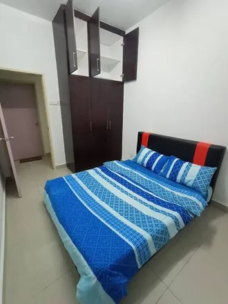 Rent this 1 bed apartment on Klinik Mediviron in Jalan 1/152, Overseas Union Garden