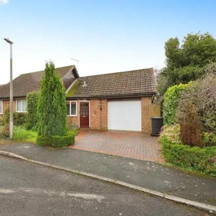 Buy this 2 bed house on The Willows in Highworth, SN6 7PH