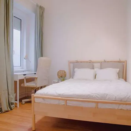 Rent this 6 bed apartment on Escola Secundária Maria Amália Vaz de Carvalho in Rua Marquês de Subserra, 1099-034 Lisbon