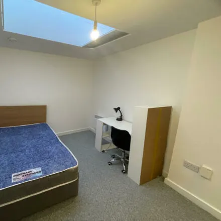 Image 5 - 11 Fargate, Cathedral, Sheffield, S1 2HD, United Kingdom - Room for rent