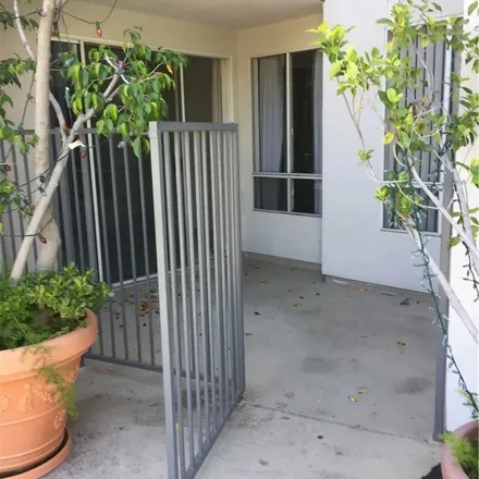 Image 7 - Cosmopolitan Apaartments, 884 Palm Avenue, West Hollywood, CA 90069, USA - Apartment for rent