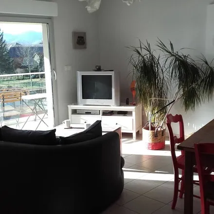 Rent this 1 bed apartment on 64400 Oloron-Sainte-Marie