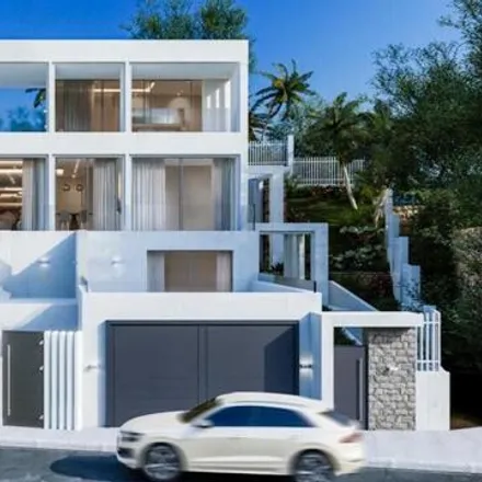 Buy this 18studio house on Calle Estébanez Calderón in 6, 29602 Marbella