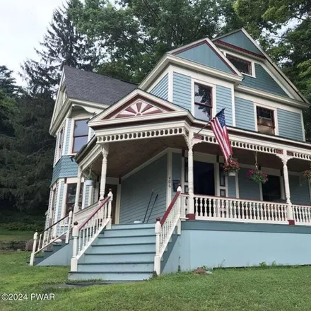 Buy this 6 bed house on 414 Spring Street in Hawley, Wayne County