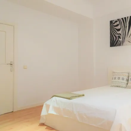 Rent this 6 bed room on Madrid in Calle de Miguel Ángel, 4