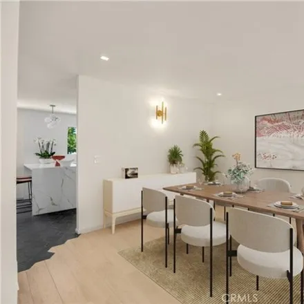 Image 9 - Shoup Avenue, Los Angeles, CA 91367, USA - Townhouse for sale