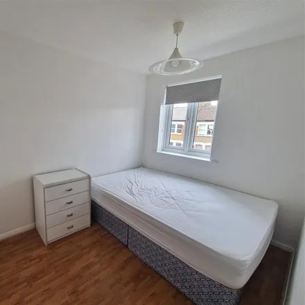 Image 4 - Flexmore House, Brunel Court, London, NW10 5NB, United Kingdom - Apartment for rent