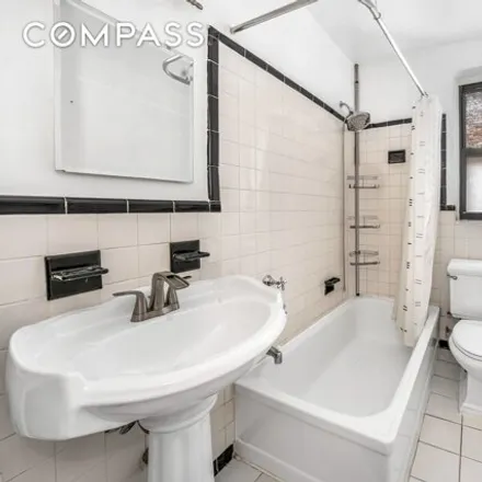 Image 5 - 29 West 65th Street, New York, NY 10023, USA - Condo for sale