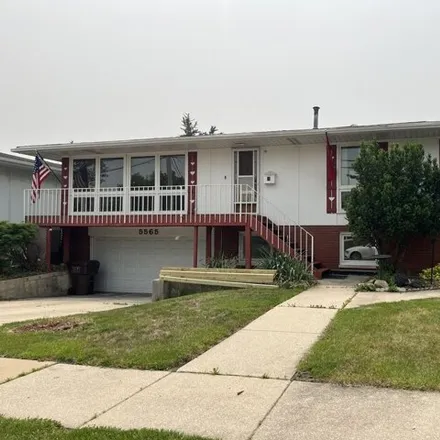 Buy this 3 bed house on 5567 155th Street in Oak Forest, IL 60452