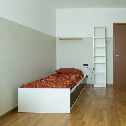 Rent this 3 bed room on Viale dell'Innovazione 22 in 20126 Milan MI, Italy