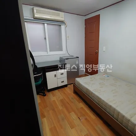 Rent this studio apartment on 서울특별시 관악구 신림동 254-21