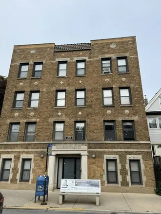 Rent this studio apartment on 2959 North Damen Avenue in Chicago, IL 60657