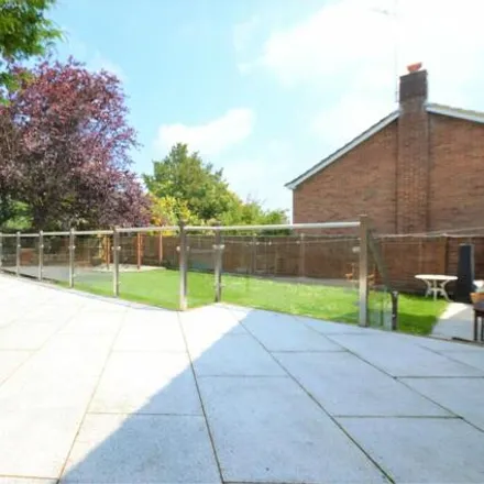 Image 3 - 4 Batts Hill, Redhill, RH1 2DH, United Kingdom - House for rent