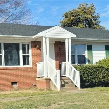 Rent this 3 bed house on 604 Stukeley Lane in Brook Hill, Henrico County