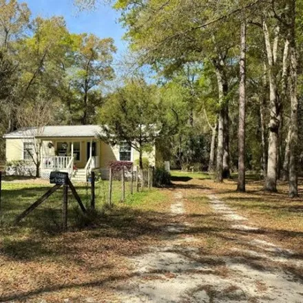 Buy this studio apartment on 448 Southwest Legree Terrace in Columbia County, FL 32038