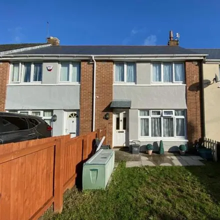 Buy this 3 bed townhouse on Dafydd Place in Barry, CF63 1RN