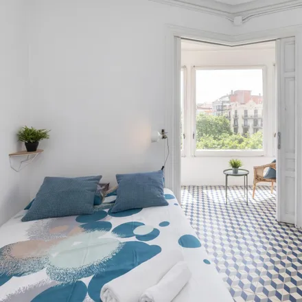 Rent this 9 bed room on Via429 in Gran Via de les Corts Catalanes, 429