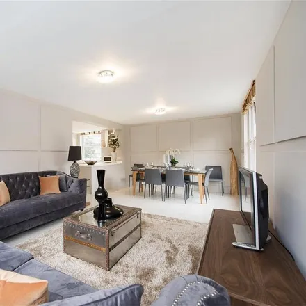 Rent this 3 bed apartment on Boydell Court in London, NW8 6NG