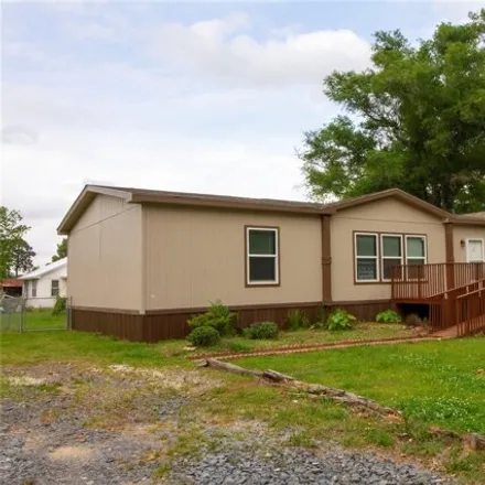 Buy this 3 bed house on 298 Weaver Loop in Oil City, Caddo Parish