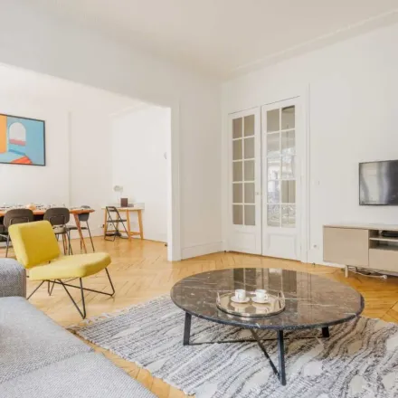 Image 2 - 45 Rue Rennequin, 75017 Paris, France - Apartment for rent