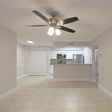 Image 3 - 5399 Summerlin Road, Fort Myers, FL 33919, USA - Condo for rent