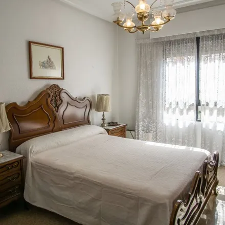 Rent this 3 bed apartment on Biblioteca Alberto Navarro in Calle Padre Manjón, 03600 Elda