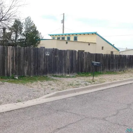 Image 3 - 1081 East 6th Avenue, Truth or Consequences, NM 87901, USA - House for sale