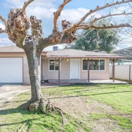 Buy this 3 bed house on Washington Academic Middle School in West Avenue, Sanger