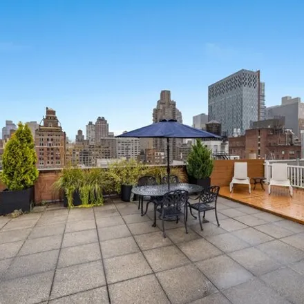 Image 9 - 333 East 66th Street, New York, NY 10065, USA - Apartment for sale