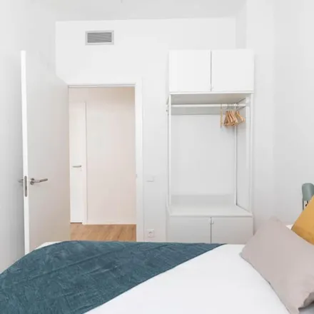 Image 2 - Passatge de Saladrigas, 2, 08005 Barcelona, Spain - Apartment for rent