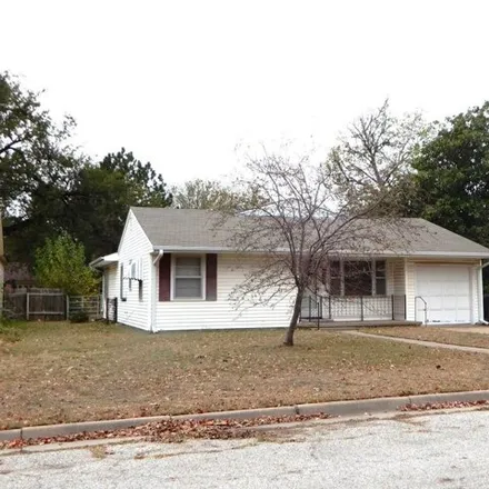 Buy this 3 bed house on 1259 North B Street in Arkansas City, KS 67005