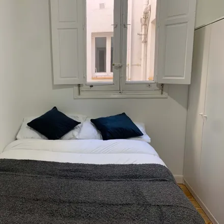 Rent this 8 bed room on ESDIP - Escuela de Arte in Calle de Santa Engracia, 122