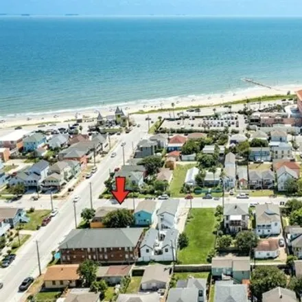 Rent this 1 bed apartment on 1741 19th Street in Galveston, TX 77550