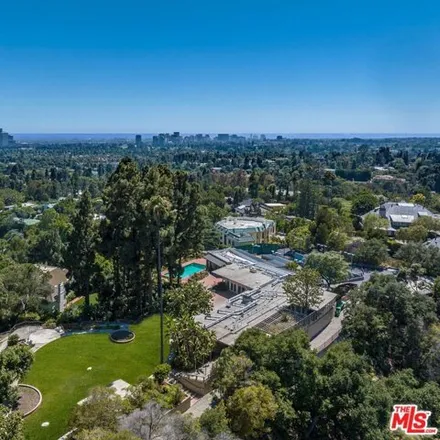 Image 3 - 1005 Alpine Drive, Beverly Hills, CA 90210, USA - House for sale