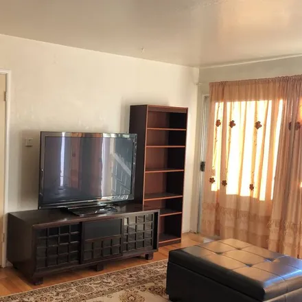 Rent this 2 bed house on Oakland