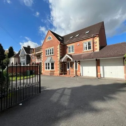 Rent this 6 bed house on Dingle Road in Stourbridge, DY9 0RR