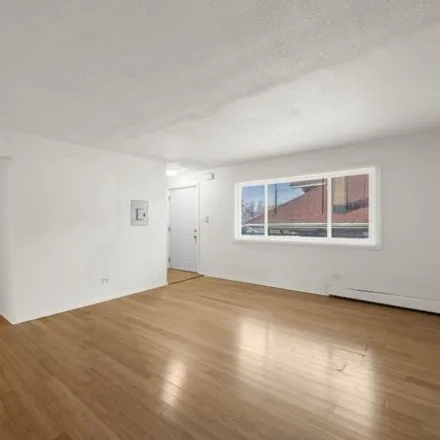 Image 7 - 5521 West Gladys Avenue, Chicago, IL 60644, USA - House for sale