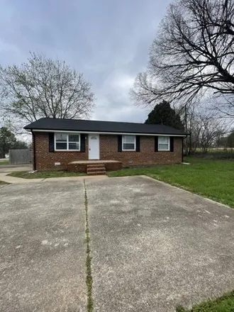 Rent this 3 bed house on 1600 Thompsonville Lane in Oak Grove, Christian County